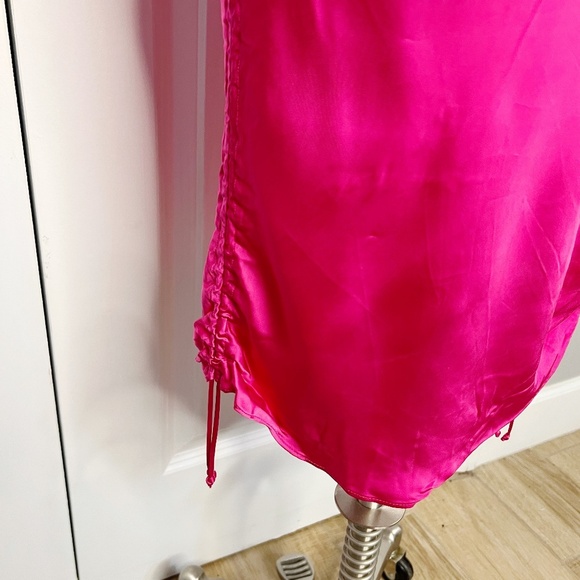 NEW Aritzia Wilfred Only Ruched Slip Dress Size S Electric Fuchsia satin NWT - Picture 8 of 14